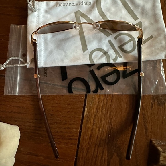 4pcs for $20 in my store ‼️ZeroUV sunglasses polycarbonate lens silicone legs - Picture 6 of 6